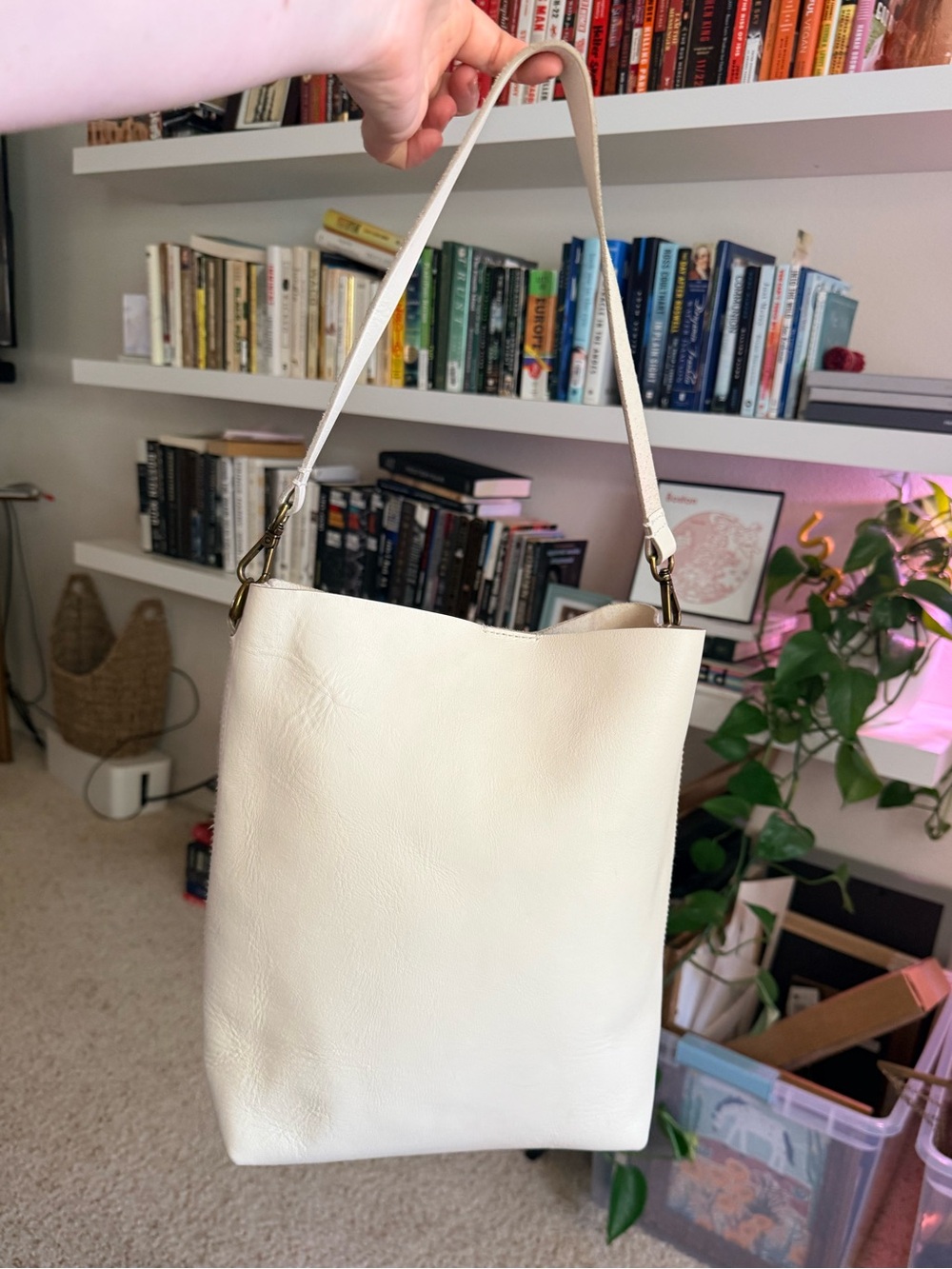 Like New Madewell Transport Bucket Bag in Vintage Parchment